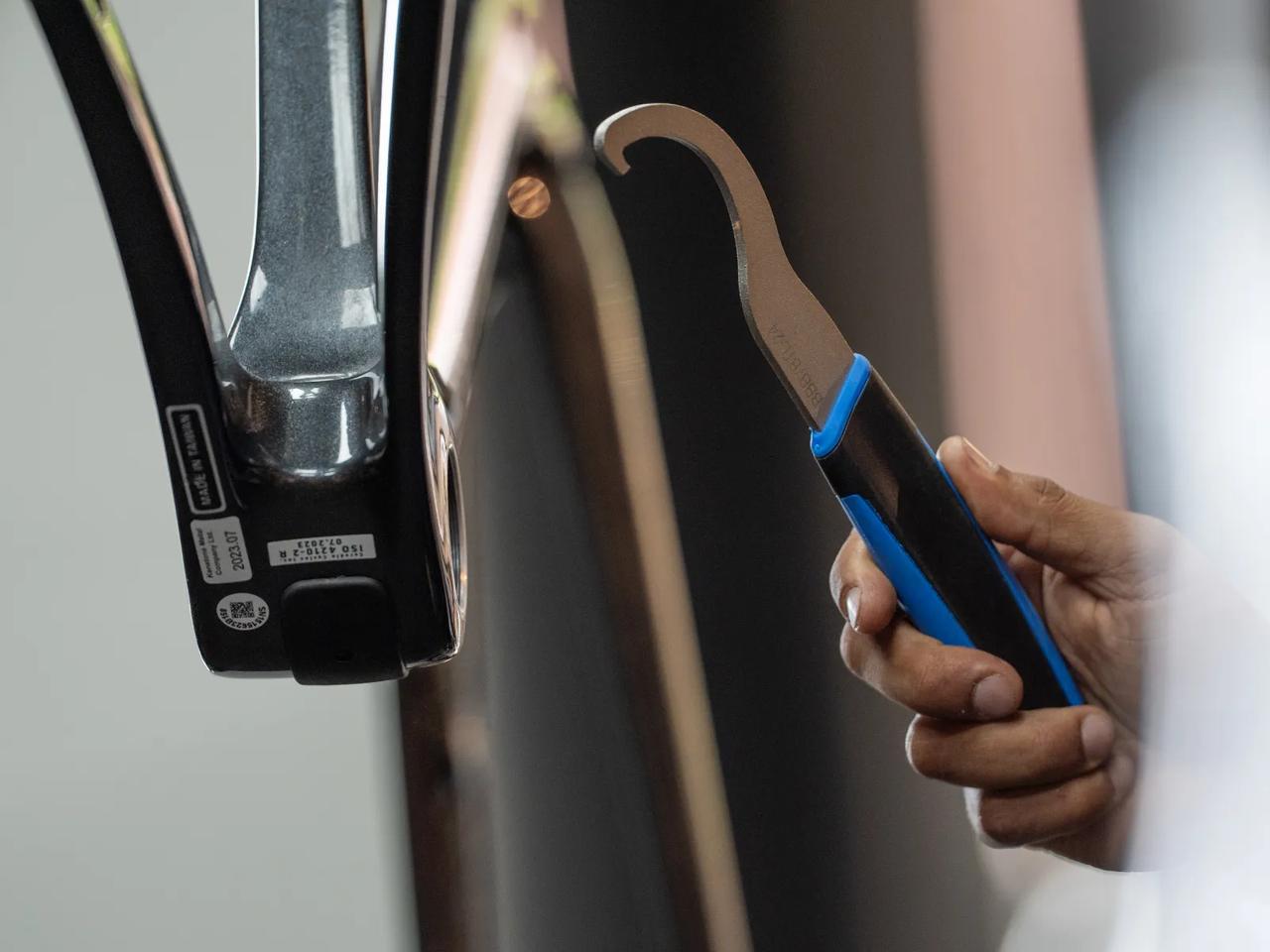 Outil de boîtier de pédalier MultiHook