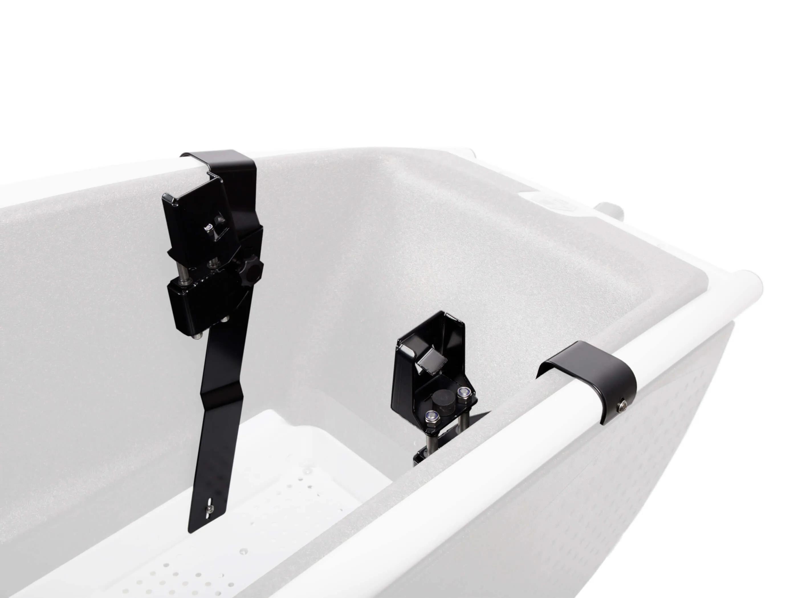 UA_family_baby-seat-adapter_1_WEB.jpg