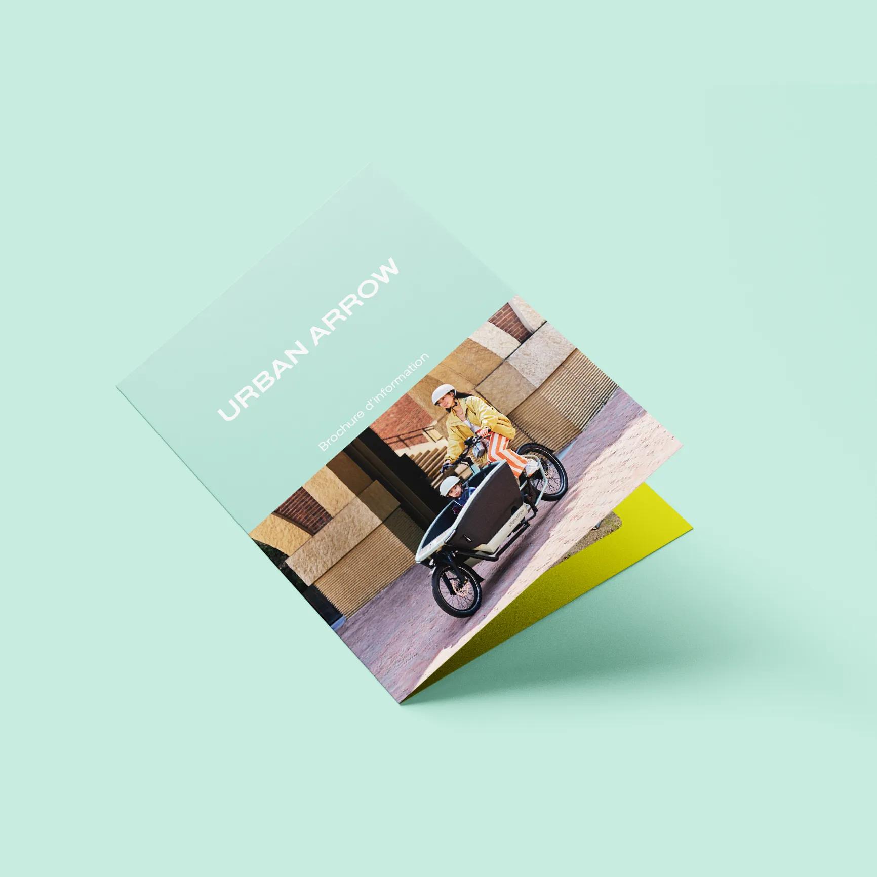 Brochure_mockup-FR.png