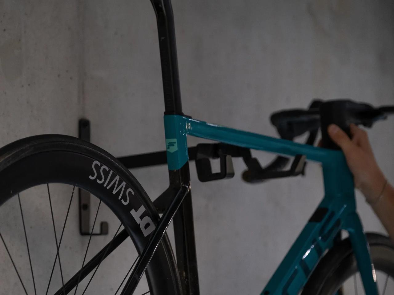 WallMount Deluxe horizontal bike storage