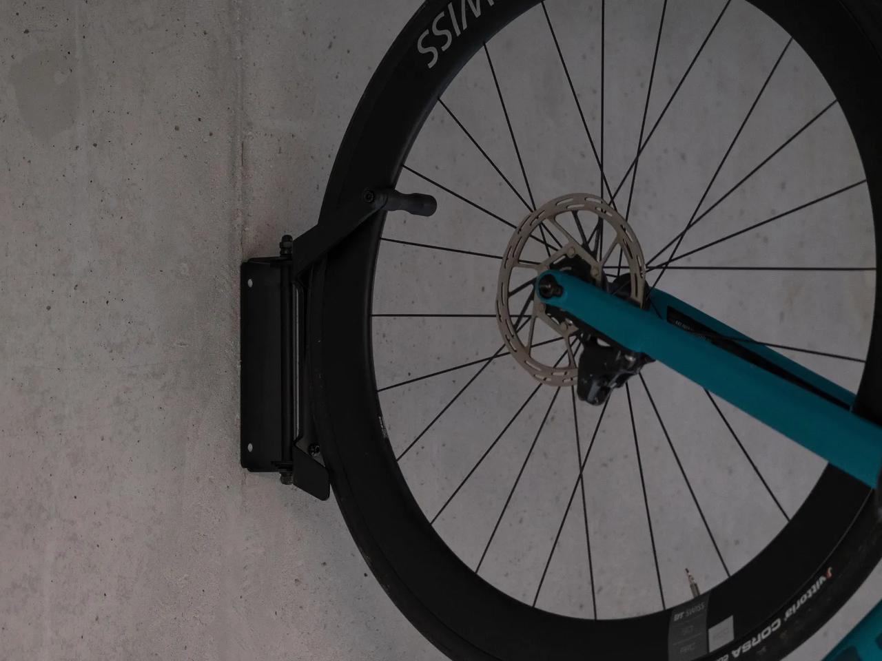 ParkingLot Swivel vertical bike storage