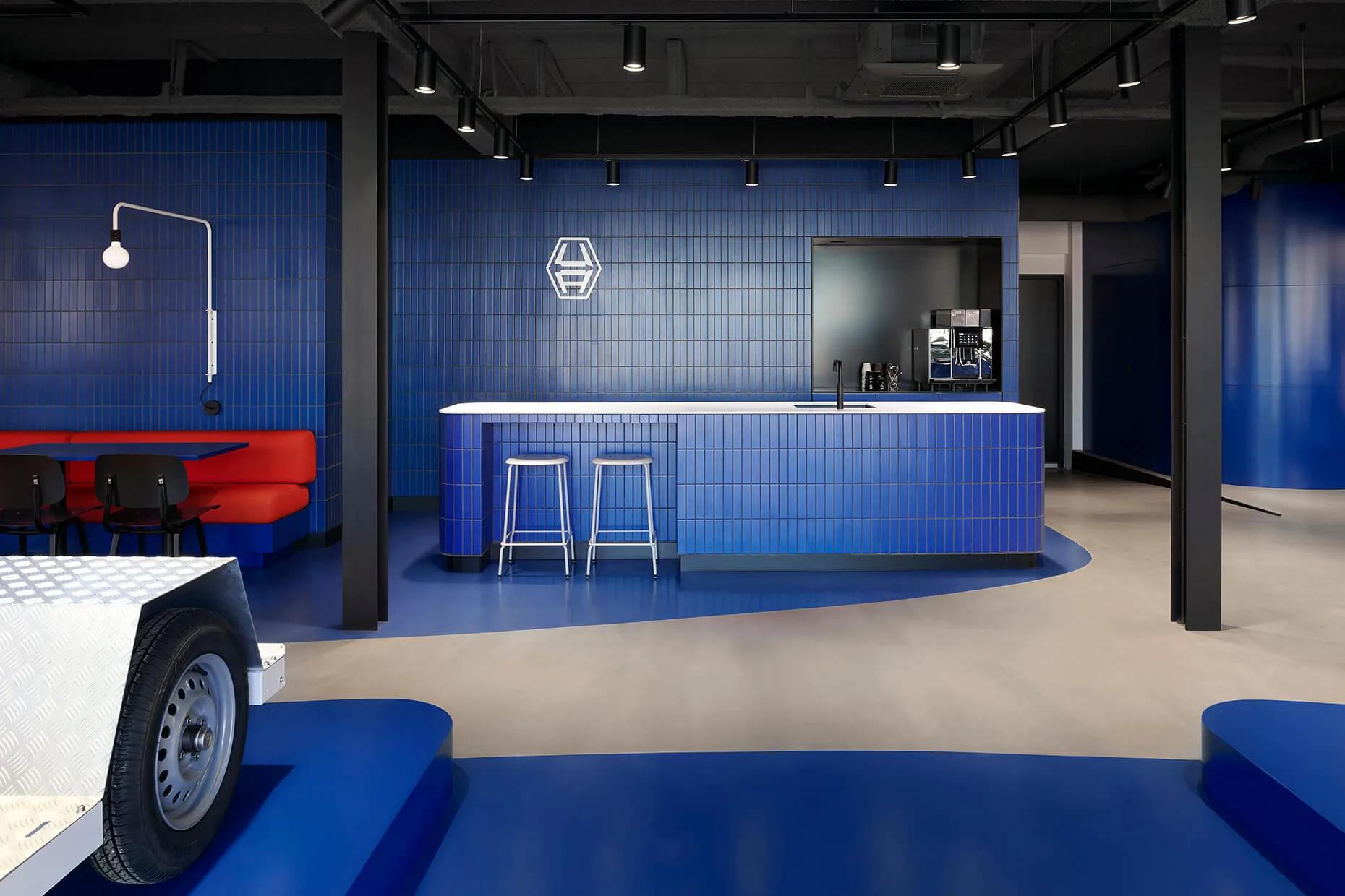 UA_showroom_3_WEB.jpg