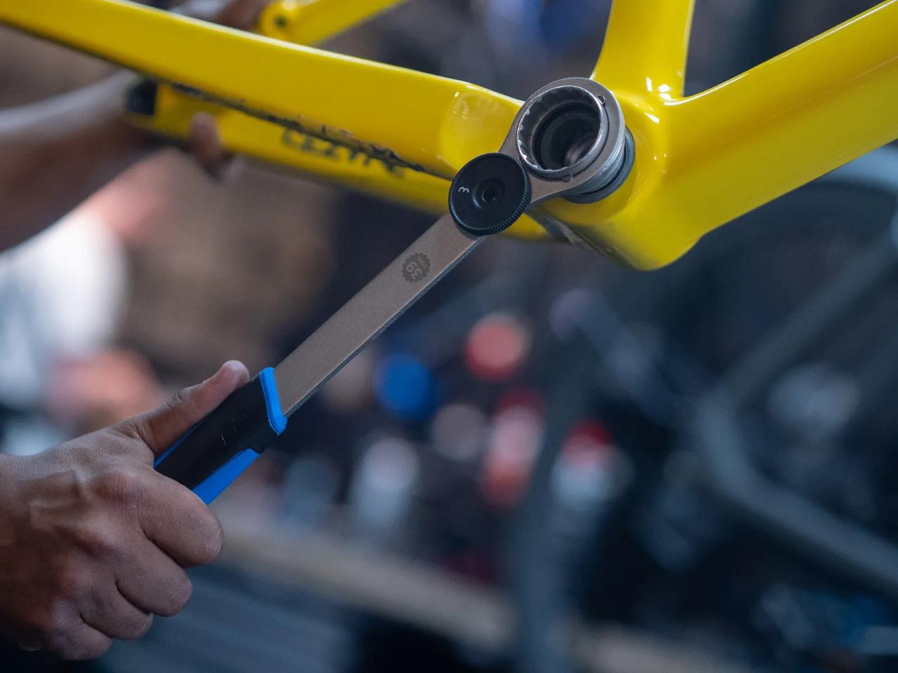 BracketGrip Bottom bracket tool