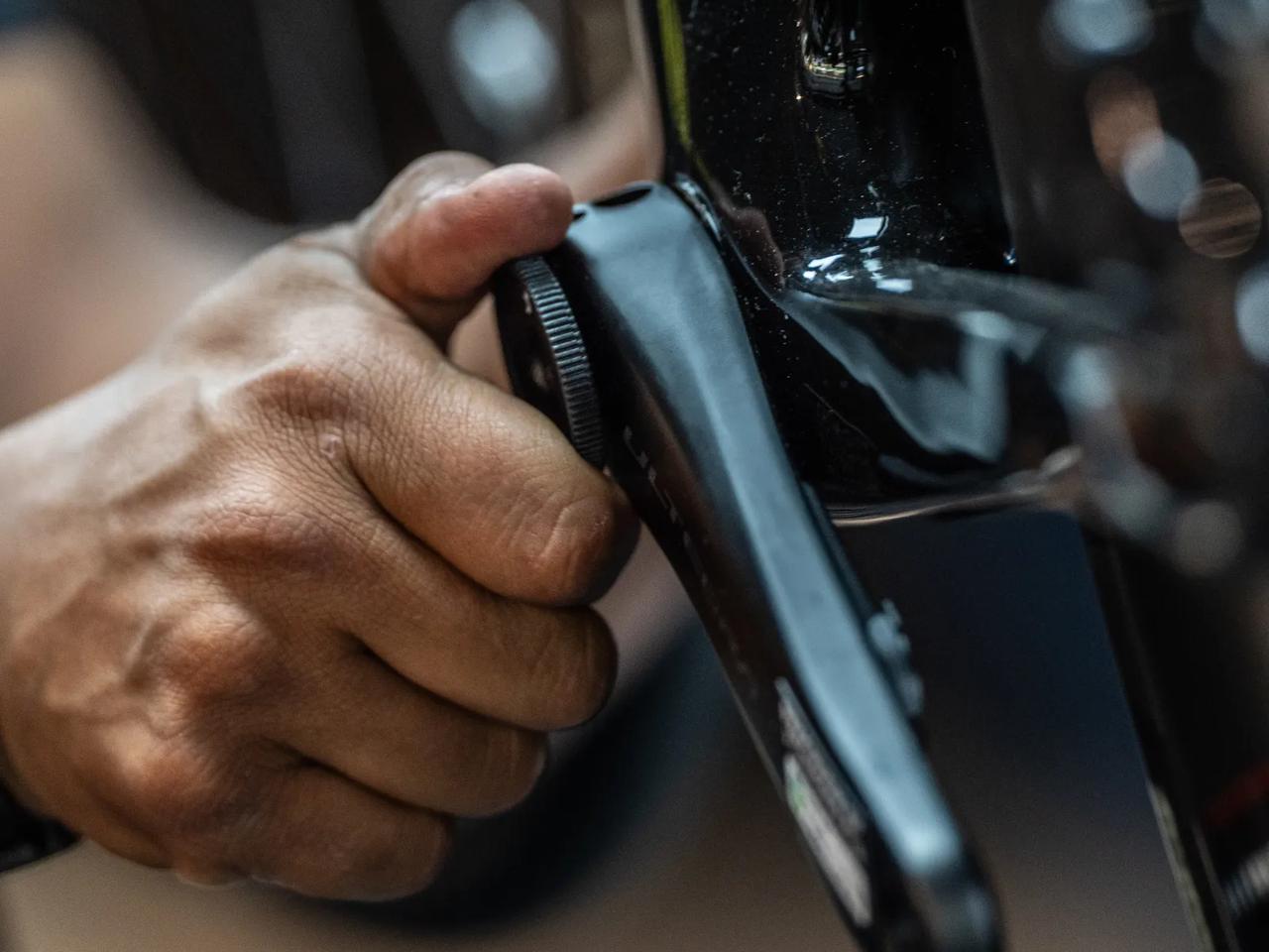 BracketGrip Bottom bracket tool