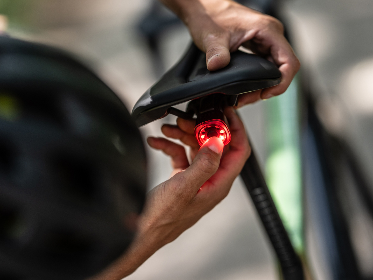 Spirit saddle rail bracket