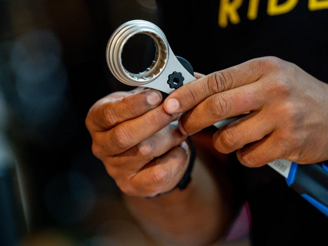 Outil de boîtier de pédalier BracketGrip